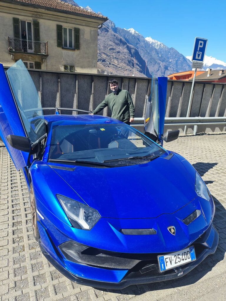 Lamborghini Aventador SVJ drive