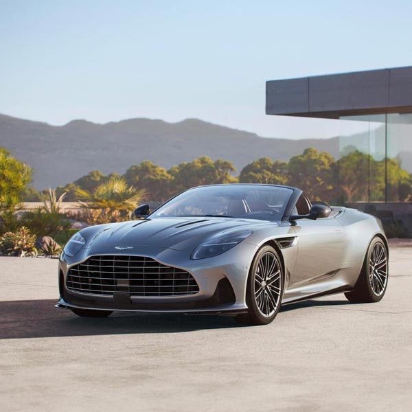 Aston Martin DB12 Volante