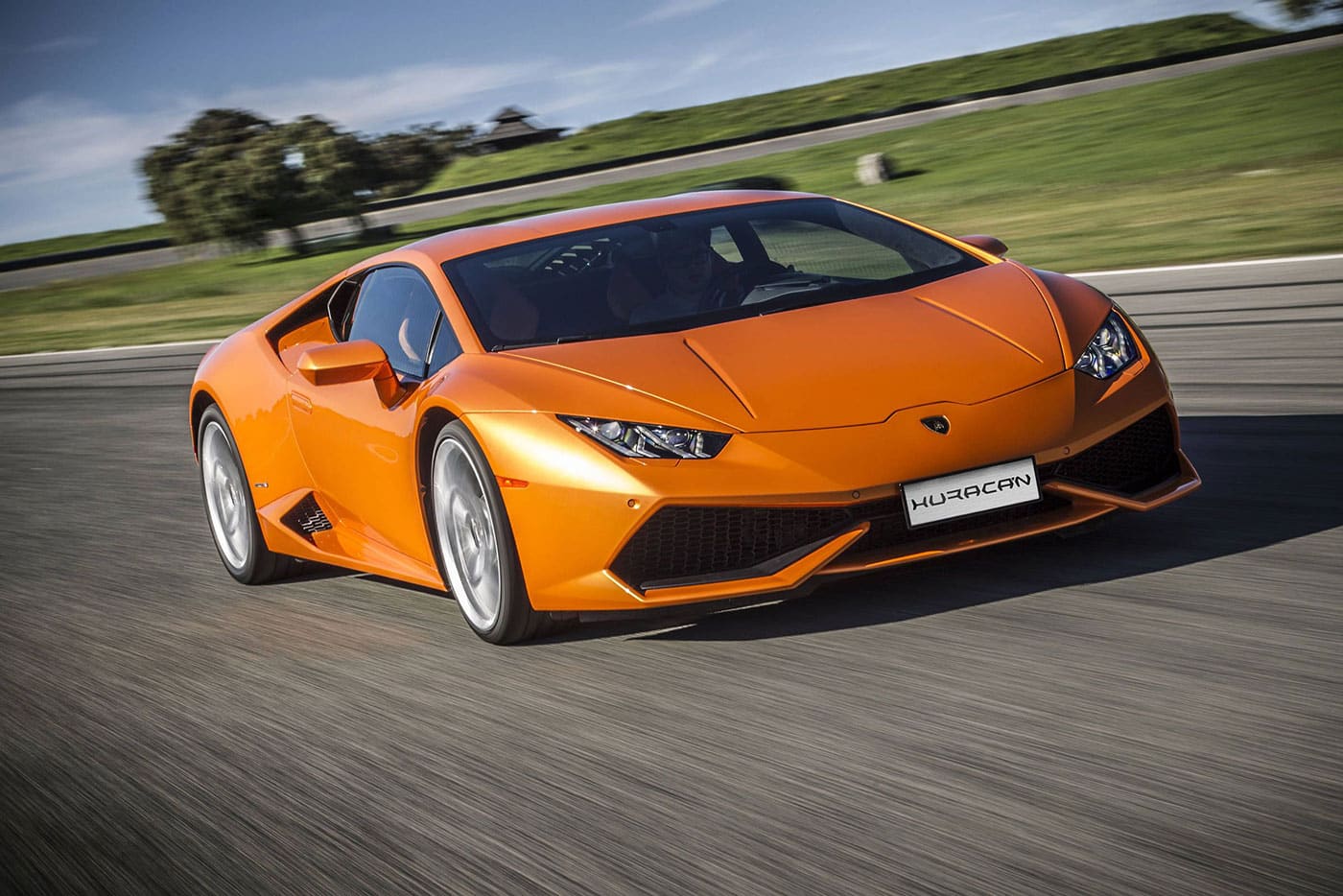 Rent a Lamborghini Huracan LP610-4