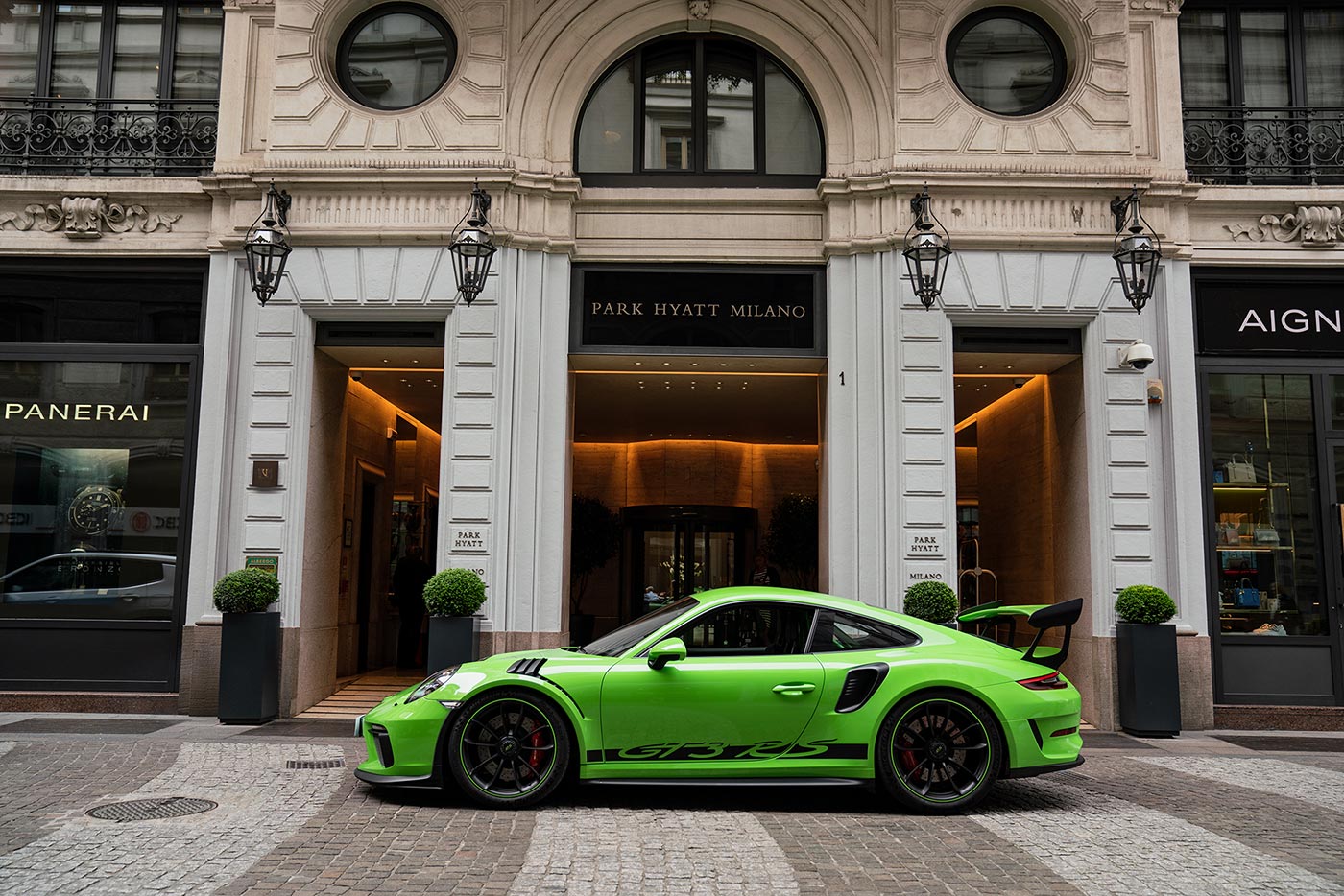 Rent a Porsche 991.2 GT3 RS in Europe