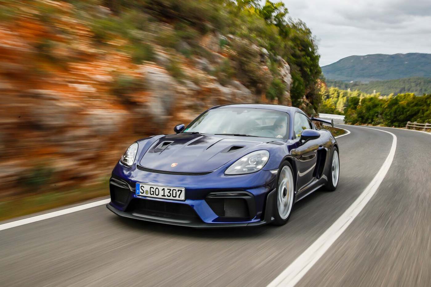 Sports car hire Porsche 718 Cayman GT4 RS